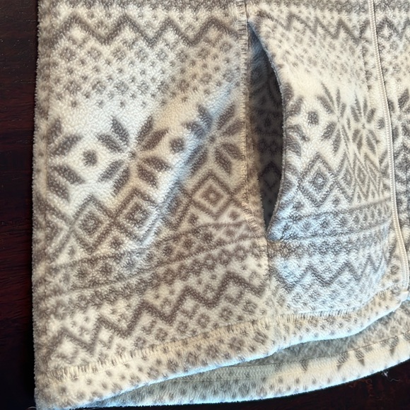 Old Navy Fleece Zip Up Jacket - Picture 3 of 7